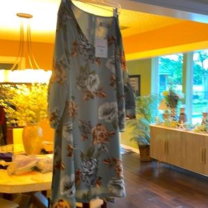 Cute light green flowered dress never worn